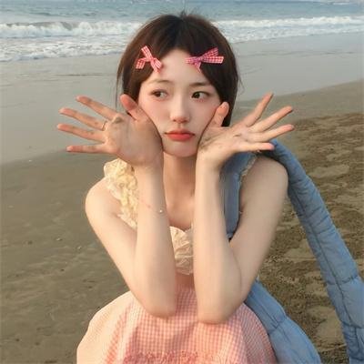 腰间持枪